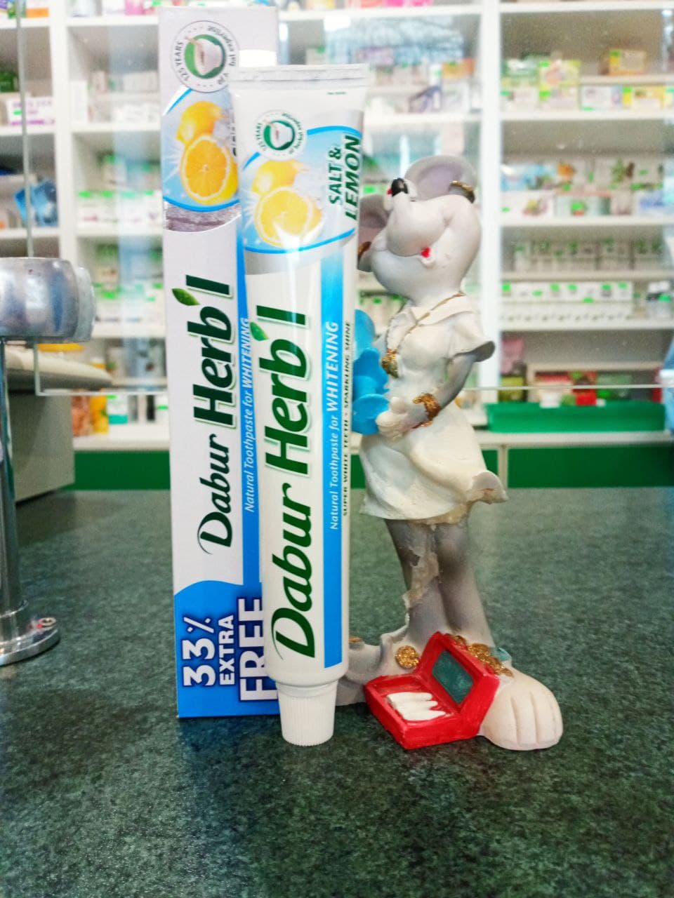 натуральнуя отбеливающая зубная паста (аюрведа) Dabur
